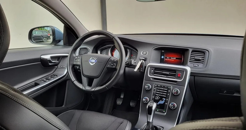 Volvo V60 cena 63500 przebieg: 129000, rok produkcji 2017 z Aleksandrów Łódzki małe 529